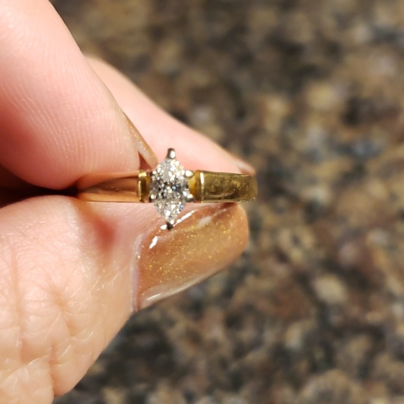 1/4 carat marquis diamond ring size 6 - Picture 3 of 4